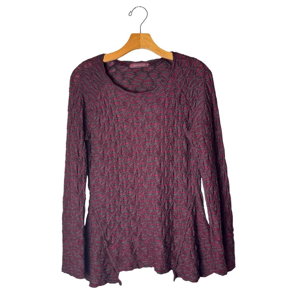 Cut Loose Shirt Women XS Red‎ Gray Long Sleeve Textured Knit Asymmetric Hem Top